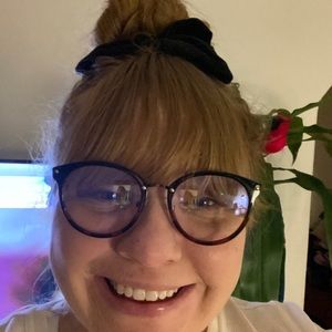 Meet your Posher, Leah